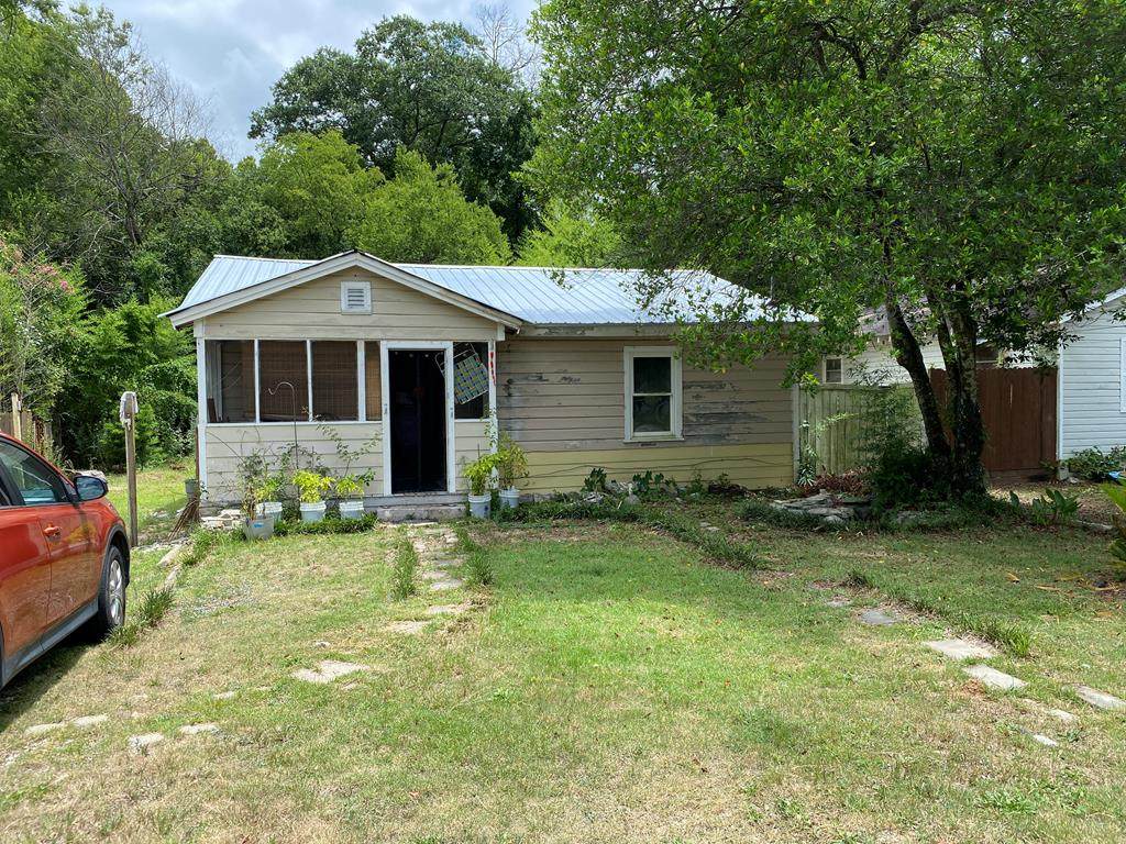 1806 21ST COURT - Photo 1