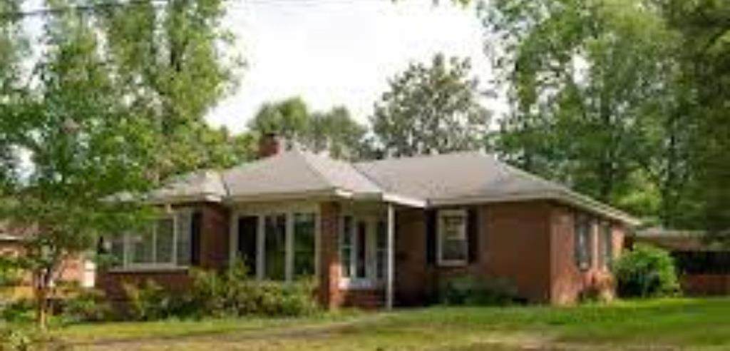 1810 Shannon Drive - Photo 1