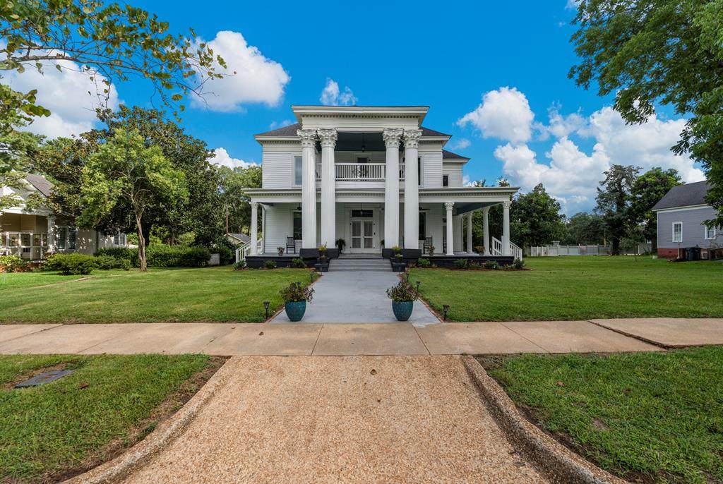 213 Broad Street - Photo 1