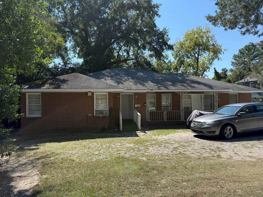 911 Oakview Avenue - Photo 1