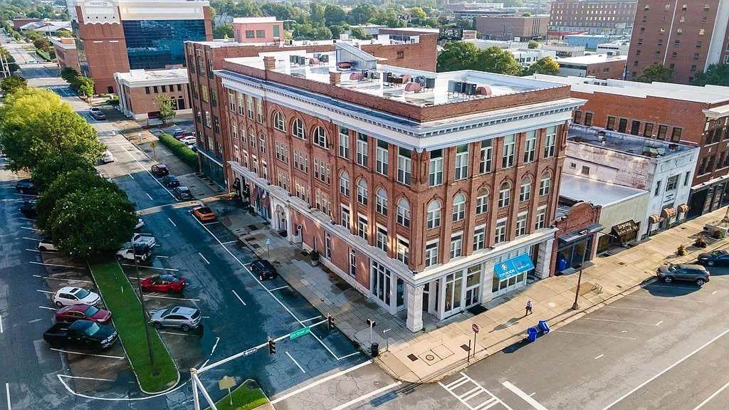 1204 1ST AVENUE - Photo 1