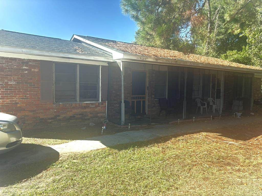 939 Pembrook Drive - Photo 1