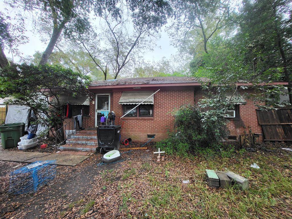 2505 Lumpkin Court - Photo 1