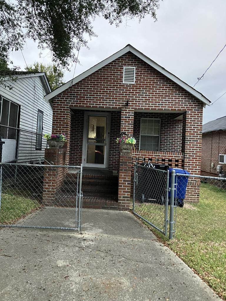 2829 Thomas Street - Photo 1