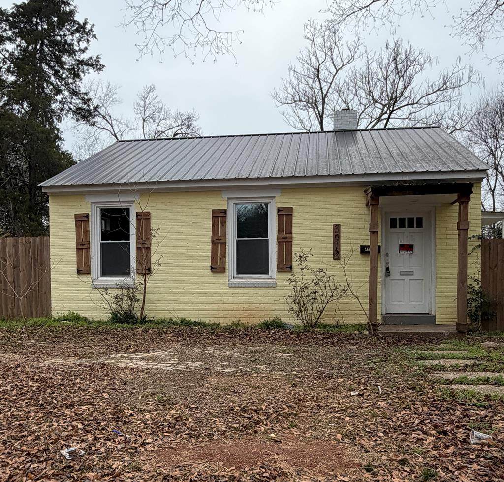 3915 6TH AVENUE - Photo 1