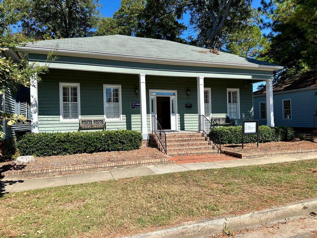 215 9TH STREET - Photo 1