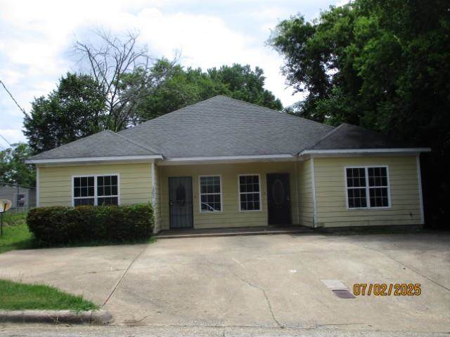 1902 6TH COURT - Photo 1