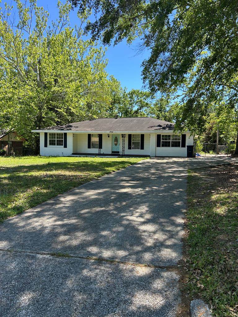 1704 Brougham Ct - Photo 1