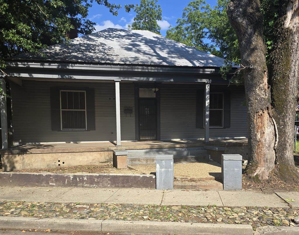 2616 Jones Avenue - Photo 1