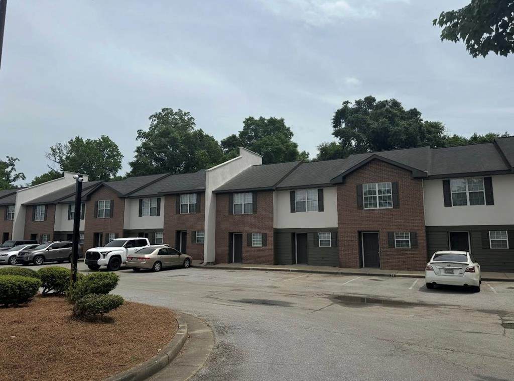 7700 Veterans Parkway - Photo 1