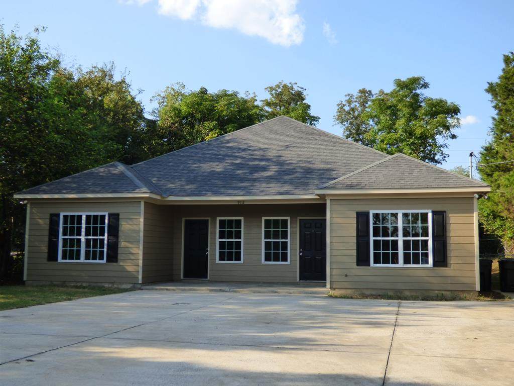 912 19TH STREET - Photo 1