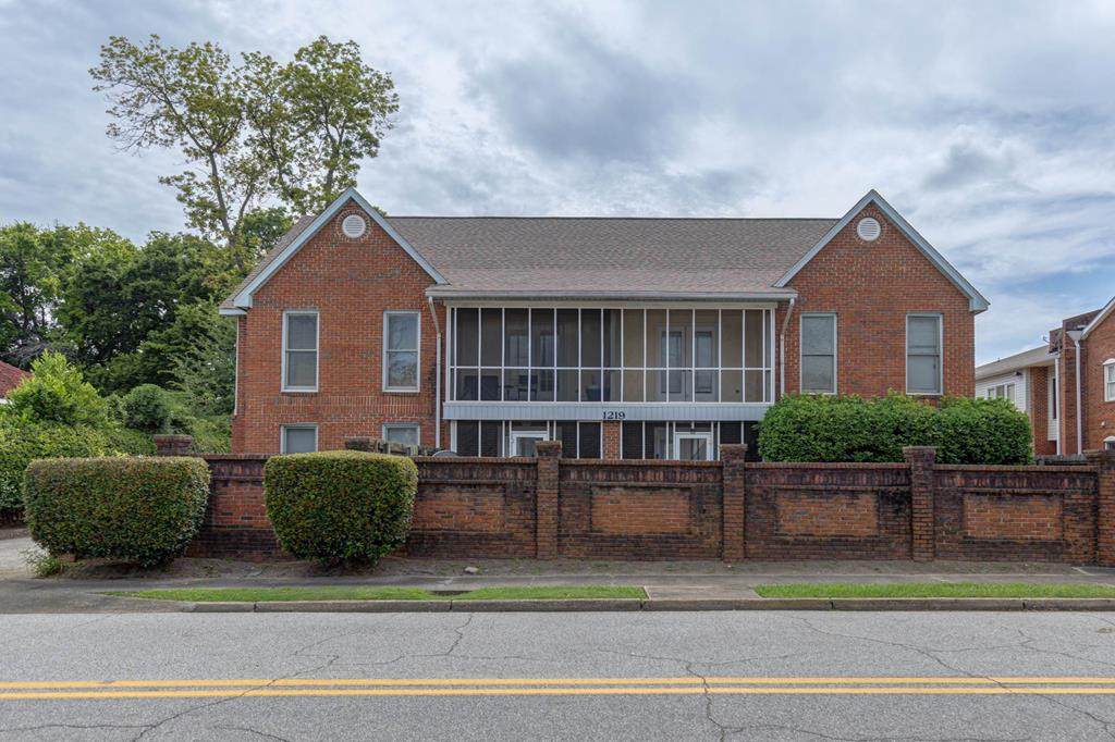 1219 Forest Avenue - Photo 1