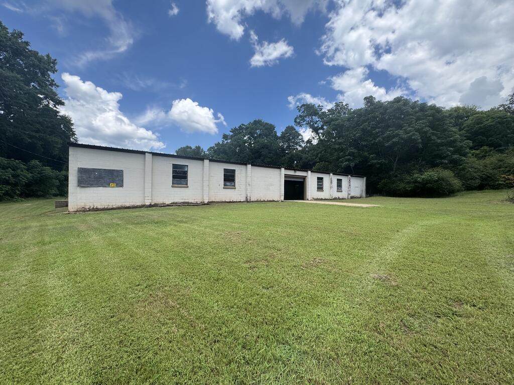 123 Railroad Avenue - Photo 1