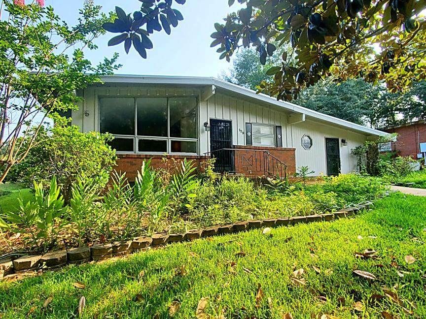 129 Moss Drive - Photo 1