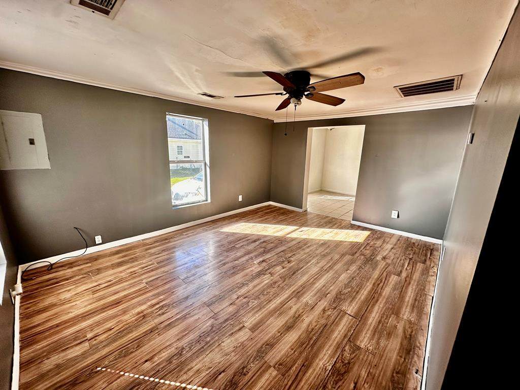 804 North Railroad Street - Photo 1