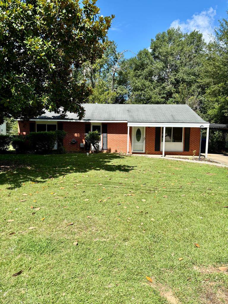 709 Parkwood Drive - Photo 1