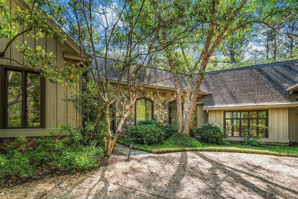 4 Mountain Ridge Court - Photo 1