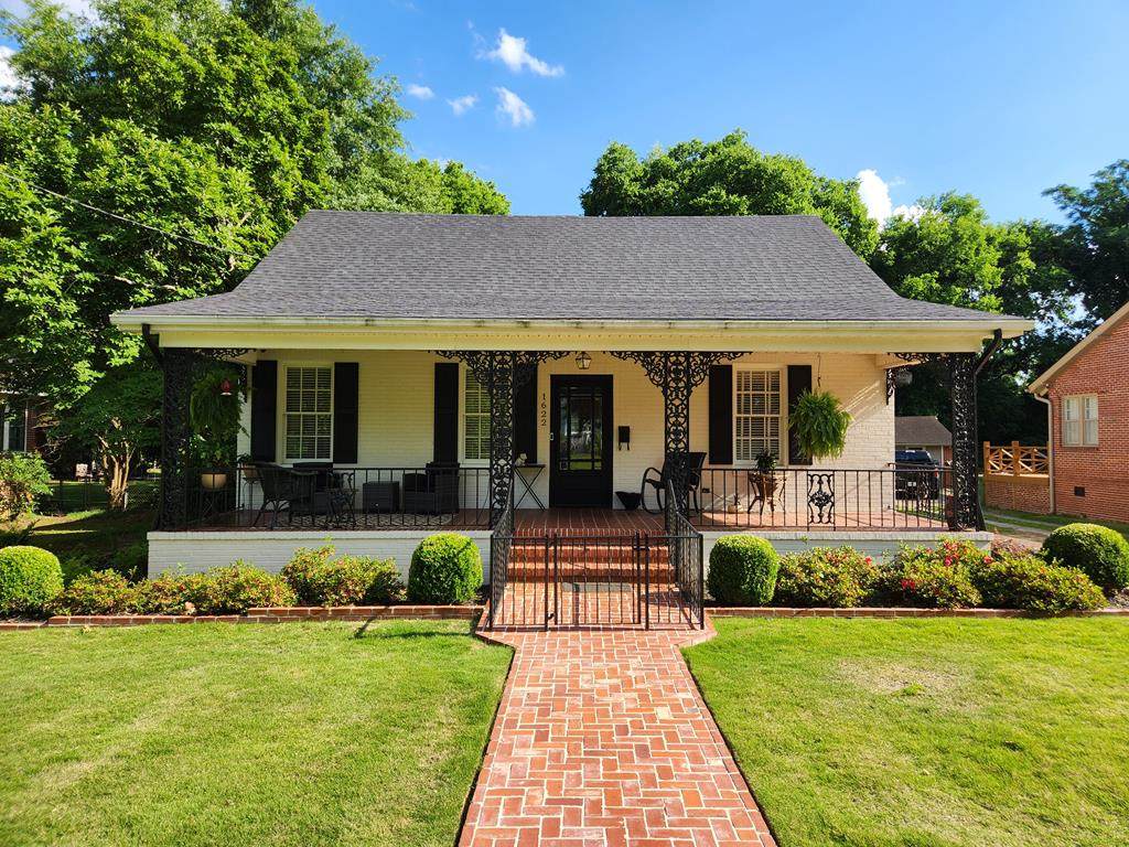 1622 Crest Drive - Photo 1