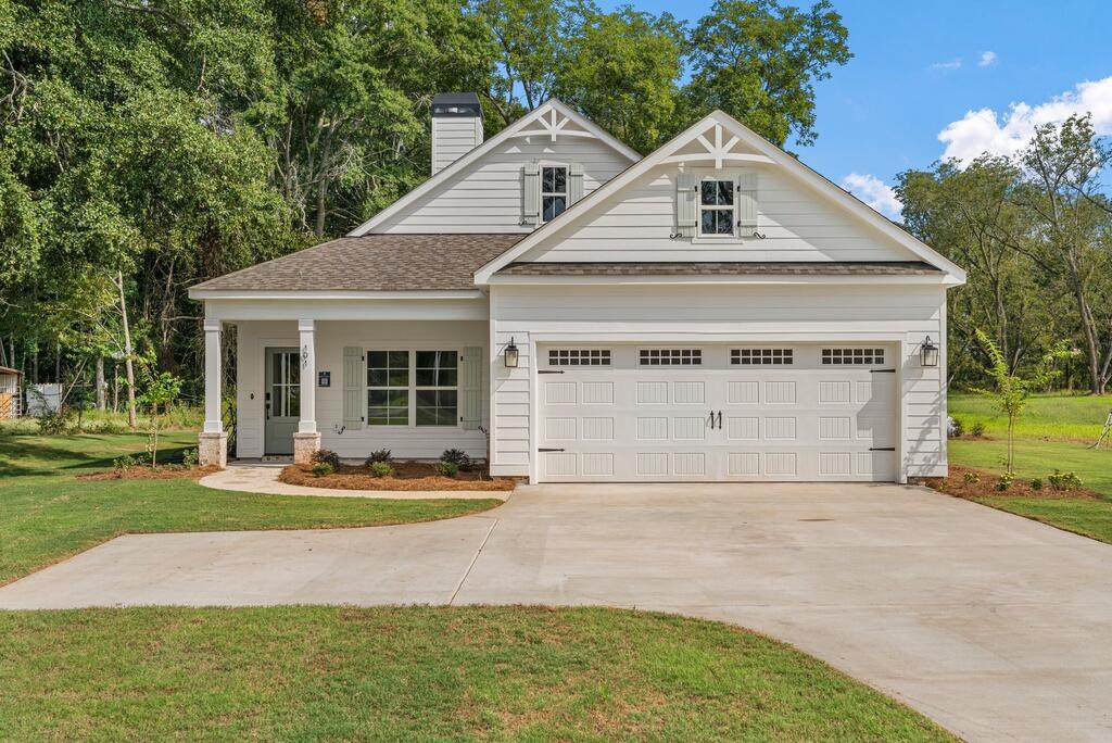 101 Chinaberry Street - Photo 1