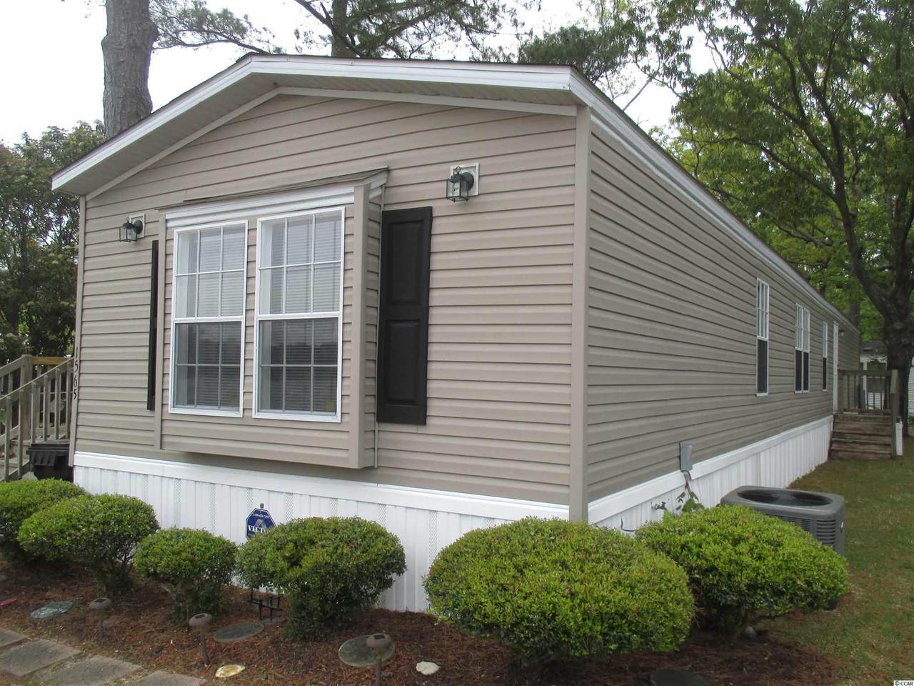 1565 Crystal Lake Dr. - Photo 1