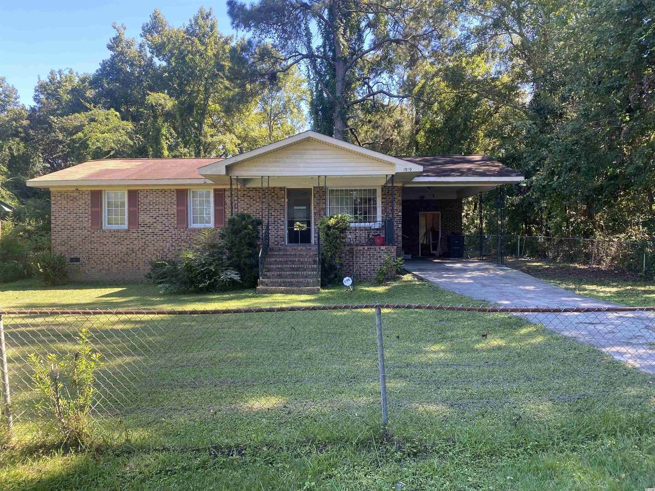 1919 Gladys Ln. - Photo 1