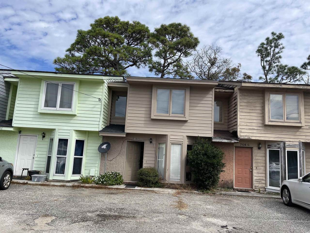 708 65th Ave. N - Photo 1