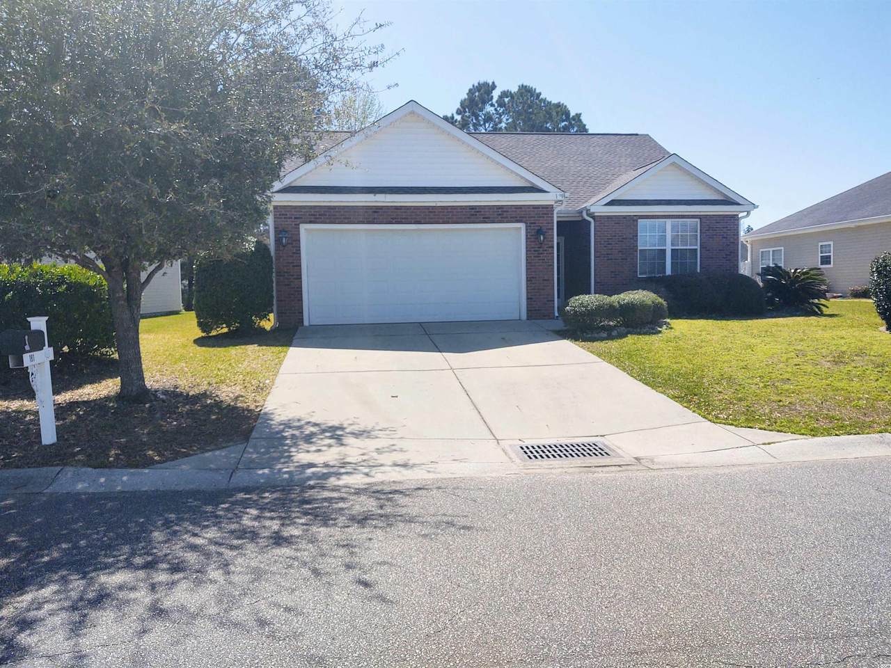 181 Cloverleaf Dr. - Photo 1
