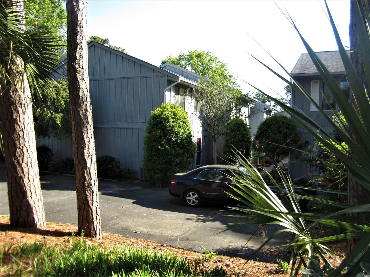 310 75th Ave N - Photo 1