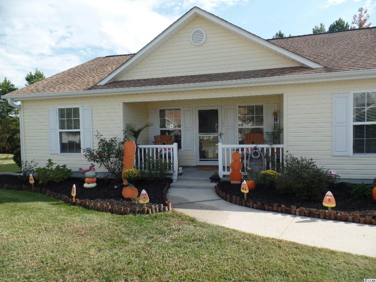 402 Oak Crest Circle - Photo 1