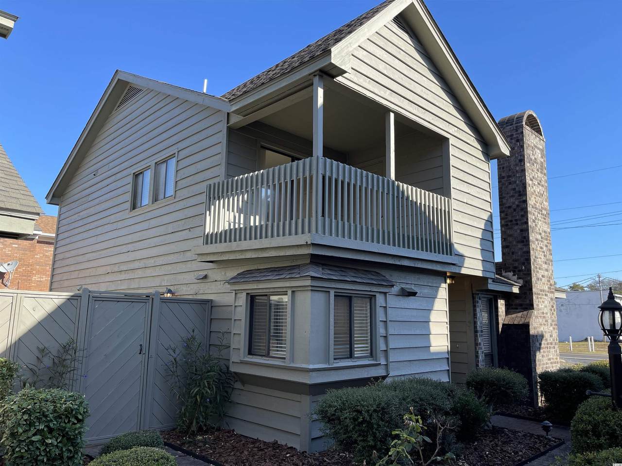 707 11th Ave. S - Photo 1