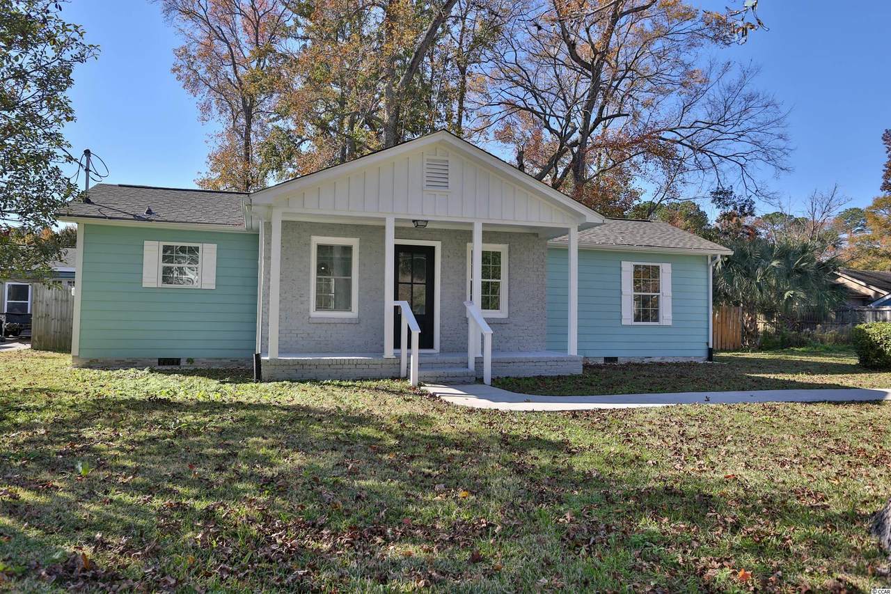 829 44th Ave. N - Photo 1
