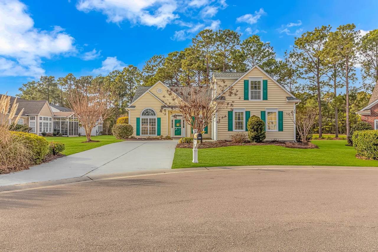 745 Rosemont Ct. Sw - Photo 1