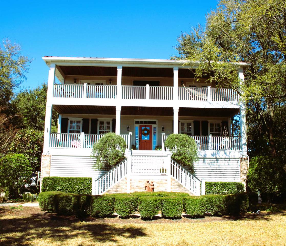 218 Bay St. - Photo 1
