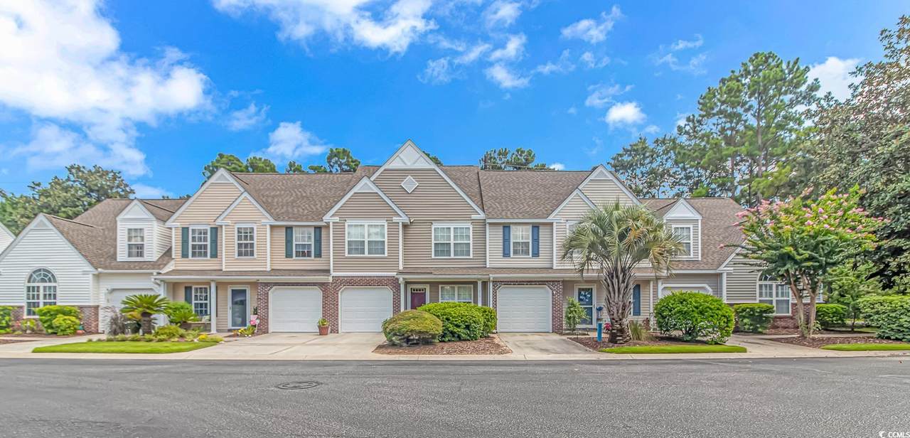 217 Pembroke Ln. - Photo 1