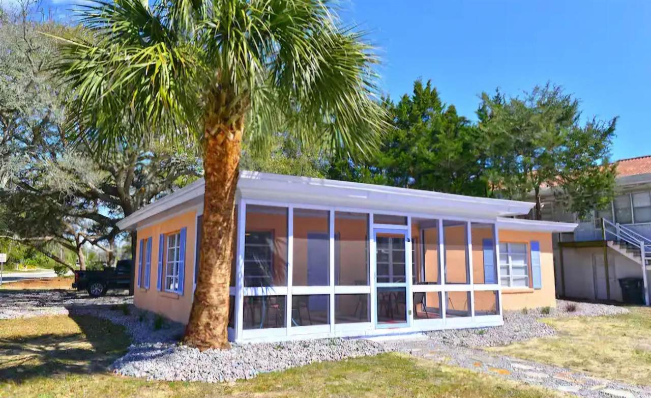 524 Hillside Dr. S - Photo 1