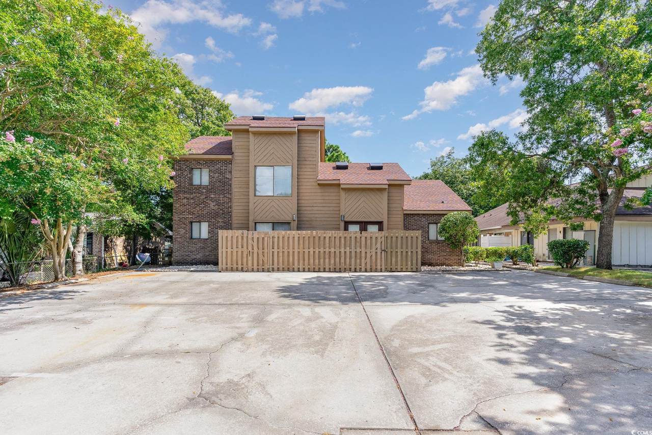 512 63rd Ave. N - Photo 1