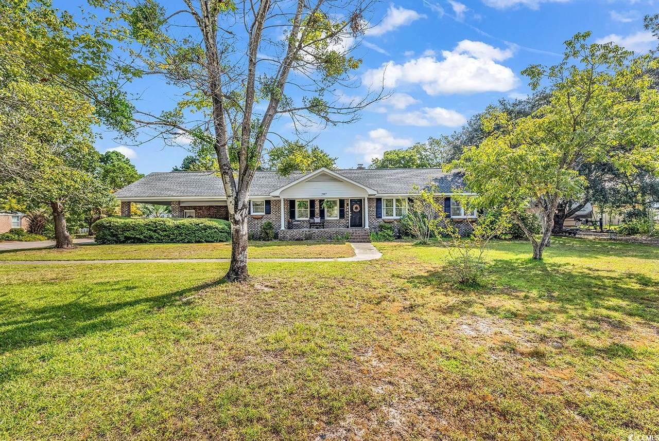 2187 Eastwoods Dr. - Photo 1