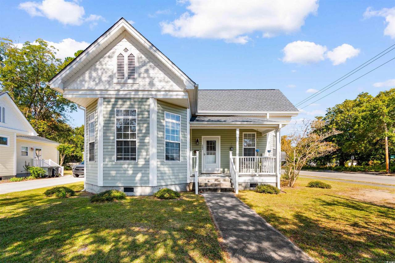 102 Ford Ave - Photo 1