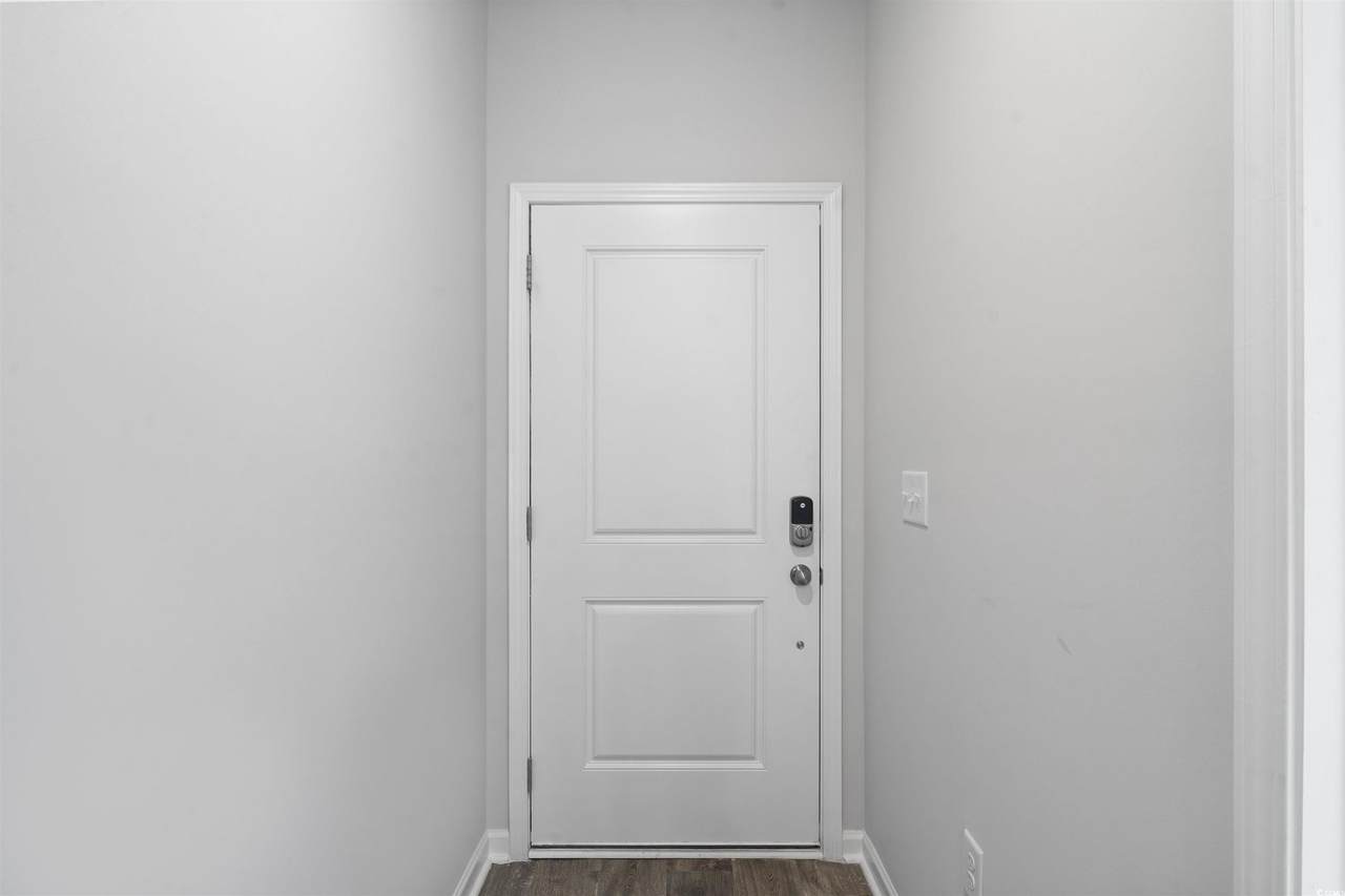 https://bt-photos.global.ssl.fastly.net/ccar/1280_boomver_1_2501250-2.jpg