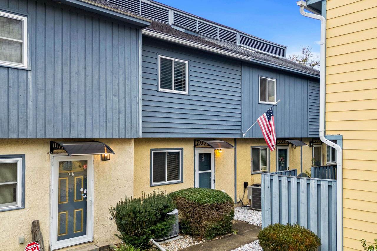 401 10th Ave. S - Photo 1