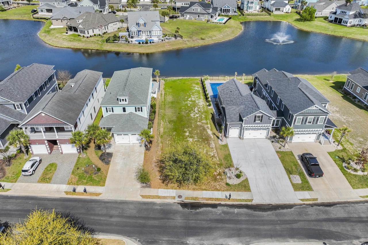 901 Crystal Water Way - Photo 1