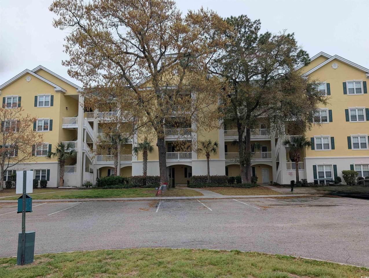601 Hillside Dr. N - Photo 1