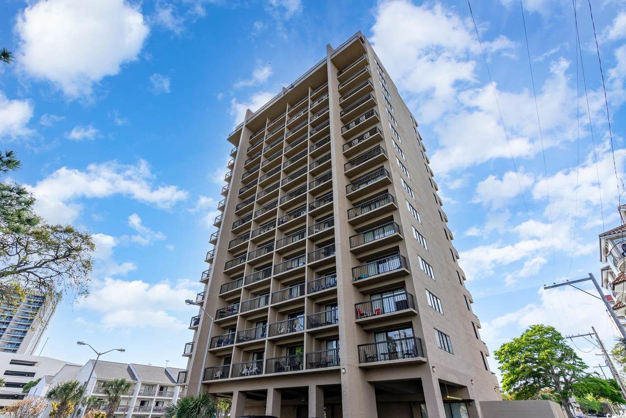 210 75th Ave N - Photo 1