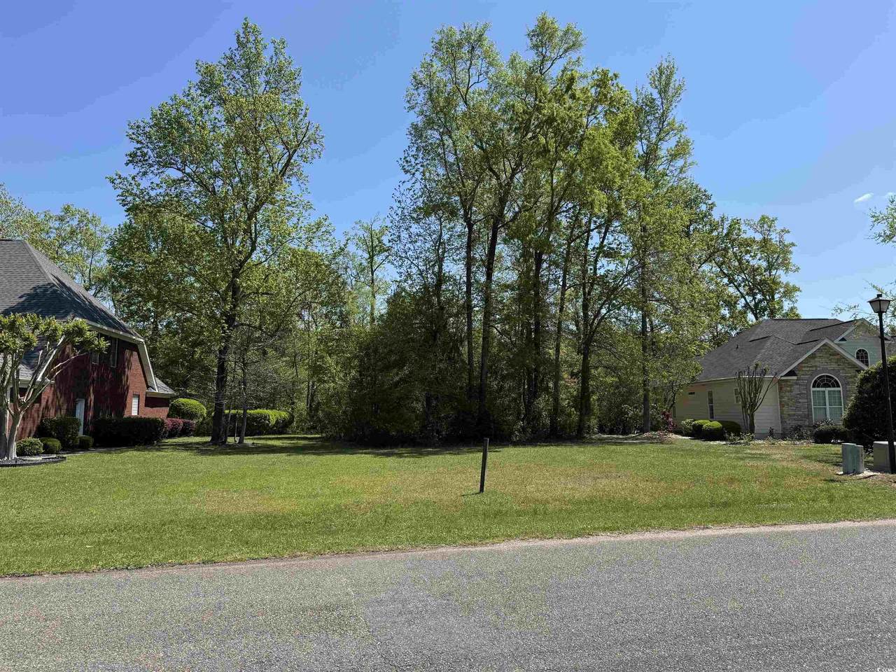 911 Shaftesbury Ln. - Photo 1
