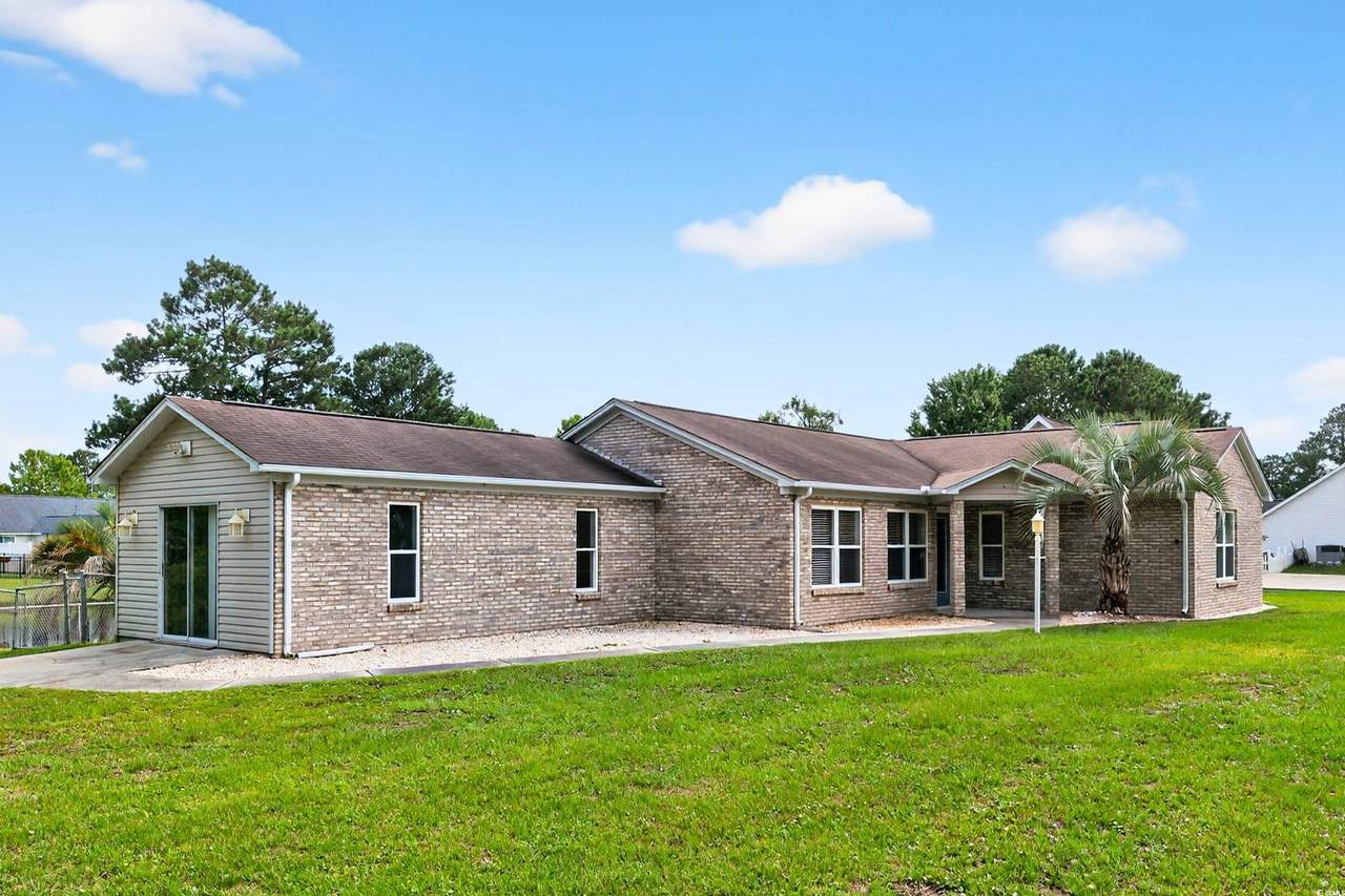 131 Pine Lake Circle - Photo 1