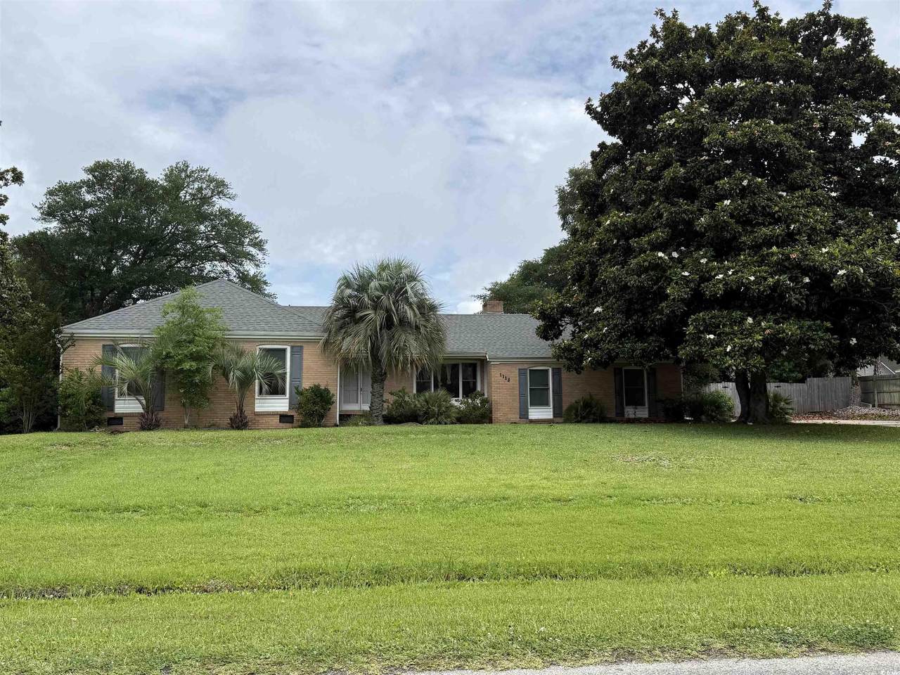1113 Golf View Dr. - Photo 1