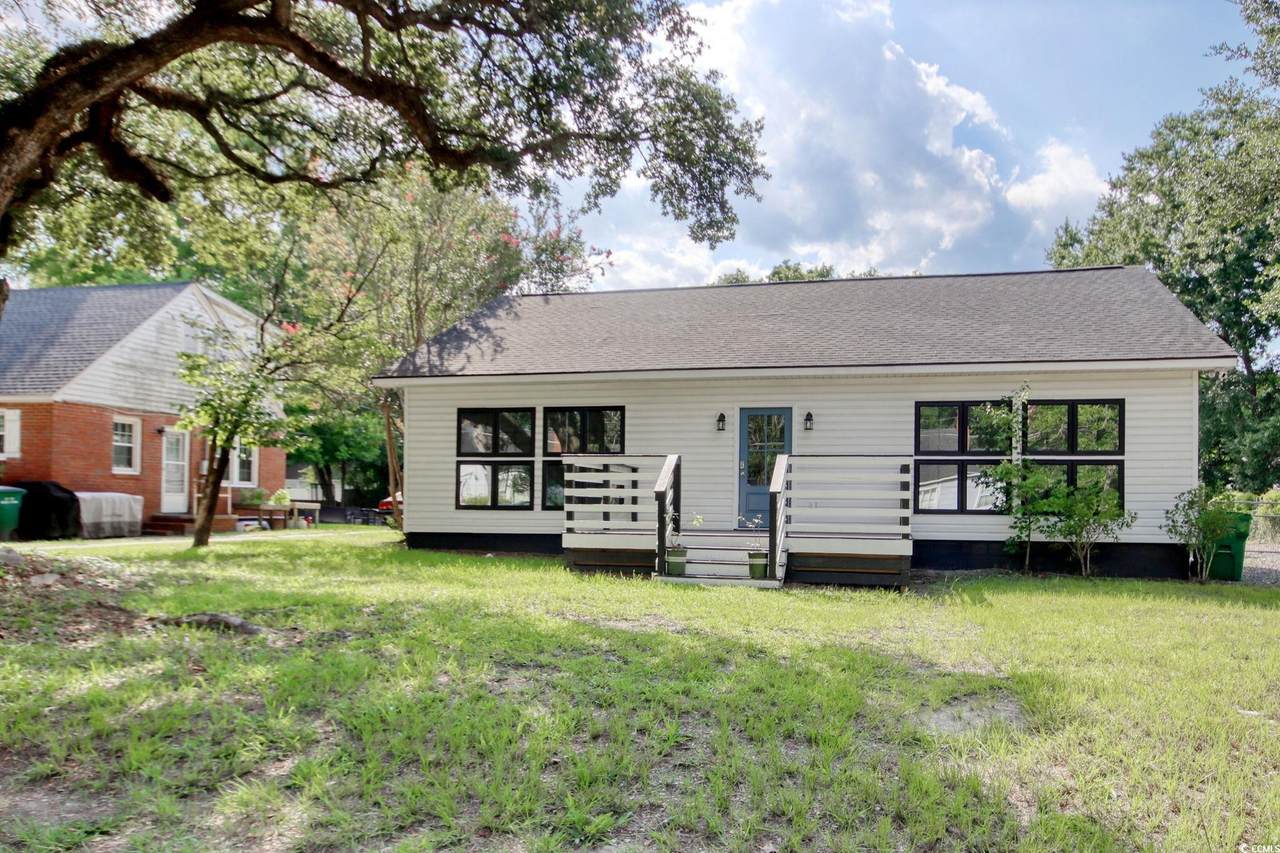 1710 Oak St. - Photo 1