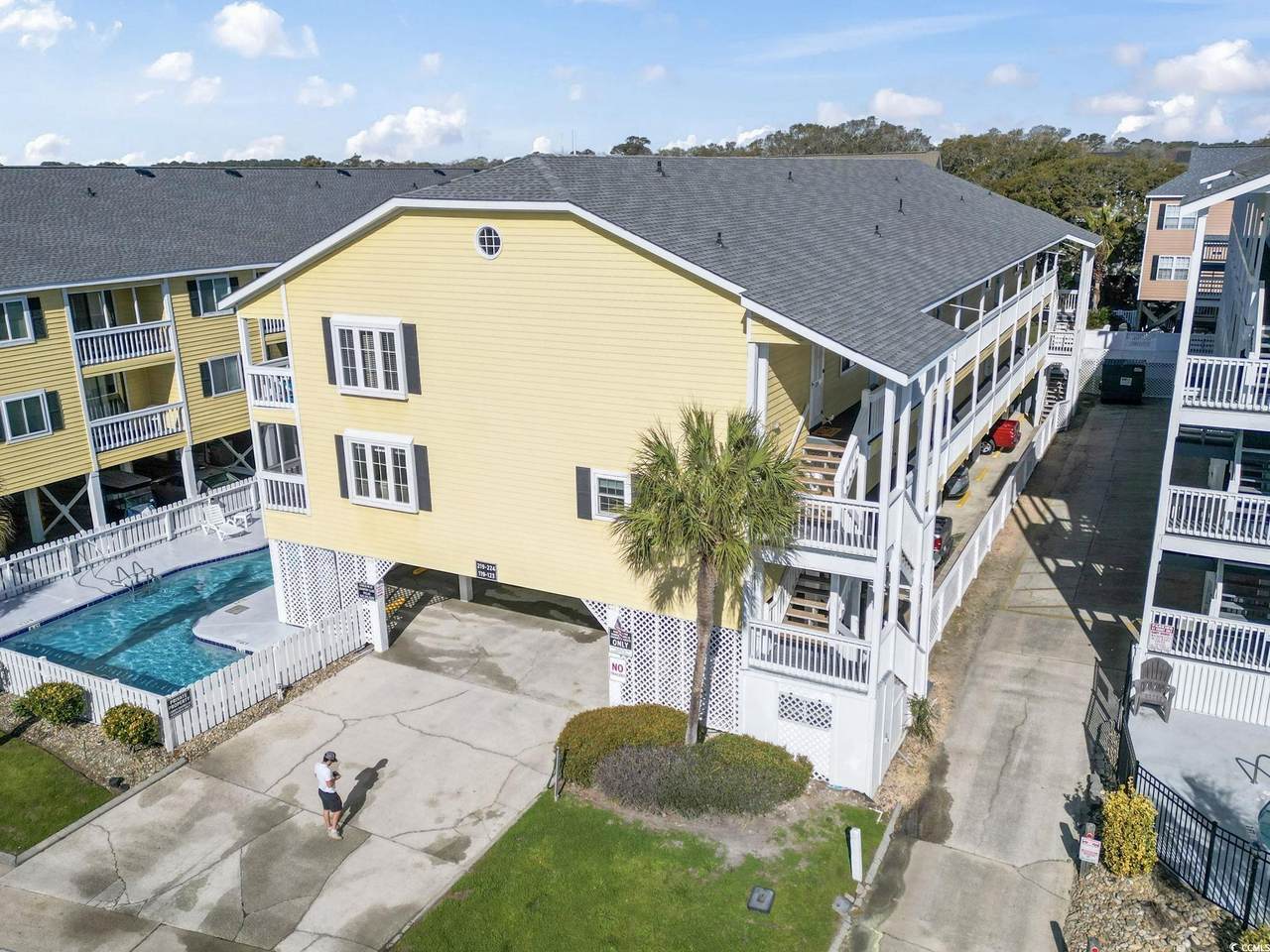 1425 N Waccamaw Dr. - Photo 1
