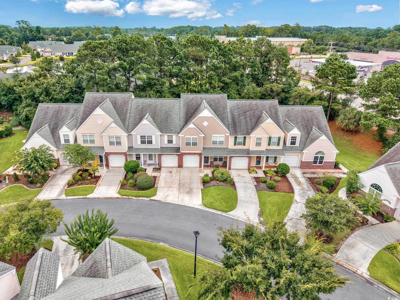 136 Wimbledon Way - Photo 1