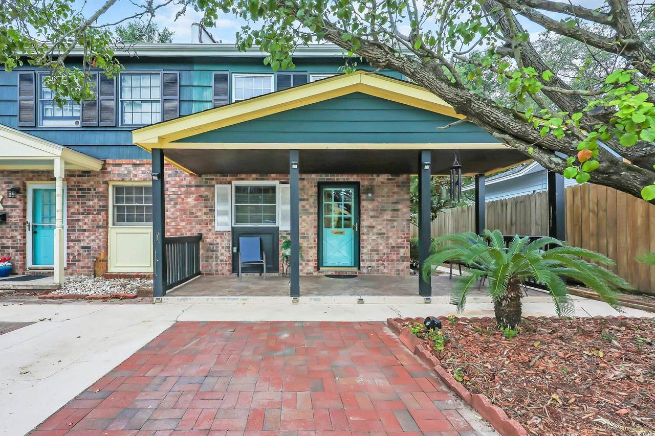 311 72nd Ave. N - Photo 1